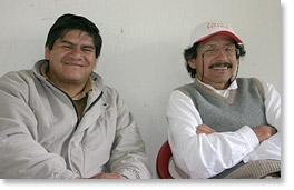 Aníbal Zumbana (Coordinador del Proyecto Agroecológico FENOCÍN de la Regional Sierra Sur) y Pedro Fuentes B. de FENOCIN.