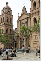 La Basilica Menor de San Lorenzo en la Plaza 24 de Septiembre in Santa Cruz.