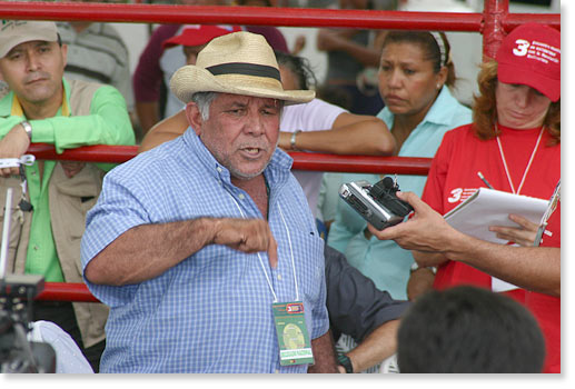 A farmer makes a point about the new land reform laws. San Felipe. Venezuela.